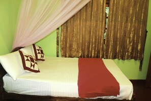 Desk, iron/ironing board, free WiFi, bed sheets