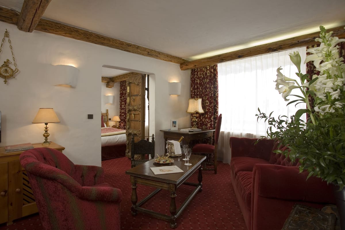 Minibar, in-room safe, blackout drapes, soundproofing