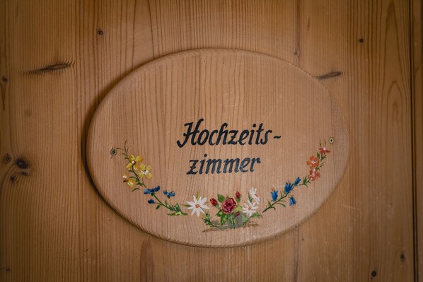 1 غرفة نوم ومأكولات ومشروبات مجانية في الميني بار ومكتب وواي فاي مجانًا