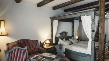 1 bedroom, free minibar items, desk, free WiFi