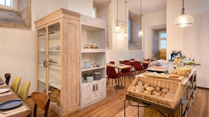 Daily buffet breakfast (EUR 22.50 per person)