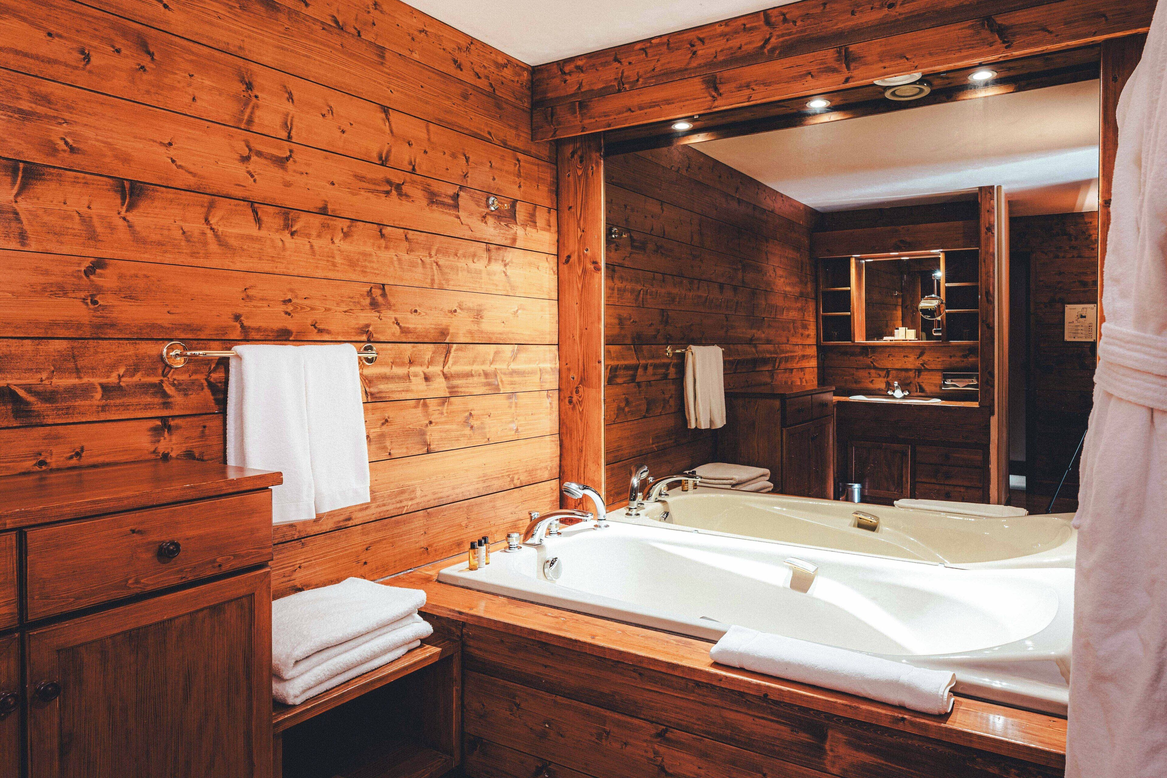 penthouse, 4 bedrooms | bathroom | free toiletries, hair dryer, bathrobes, slippers