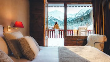 Minibar, in-room safe, desk, blackout curtains