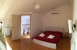 Individually decorated, individually furnished, desk, free WiFi