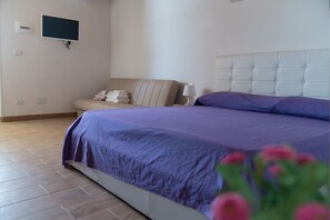 Studio | Individually decorated, individually furnished, desk, free WiFi - Agriturismo Fontana la Pietra (Pisticci)
