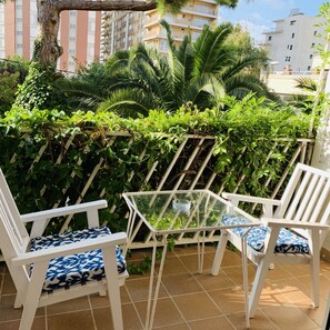 Doppel- oder Zweibettzimmer, Terrasse, Gartenblick | Ausblick vom Zimmer