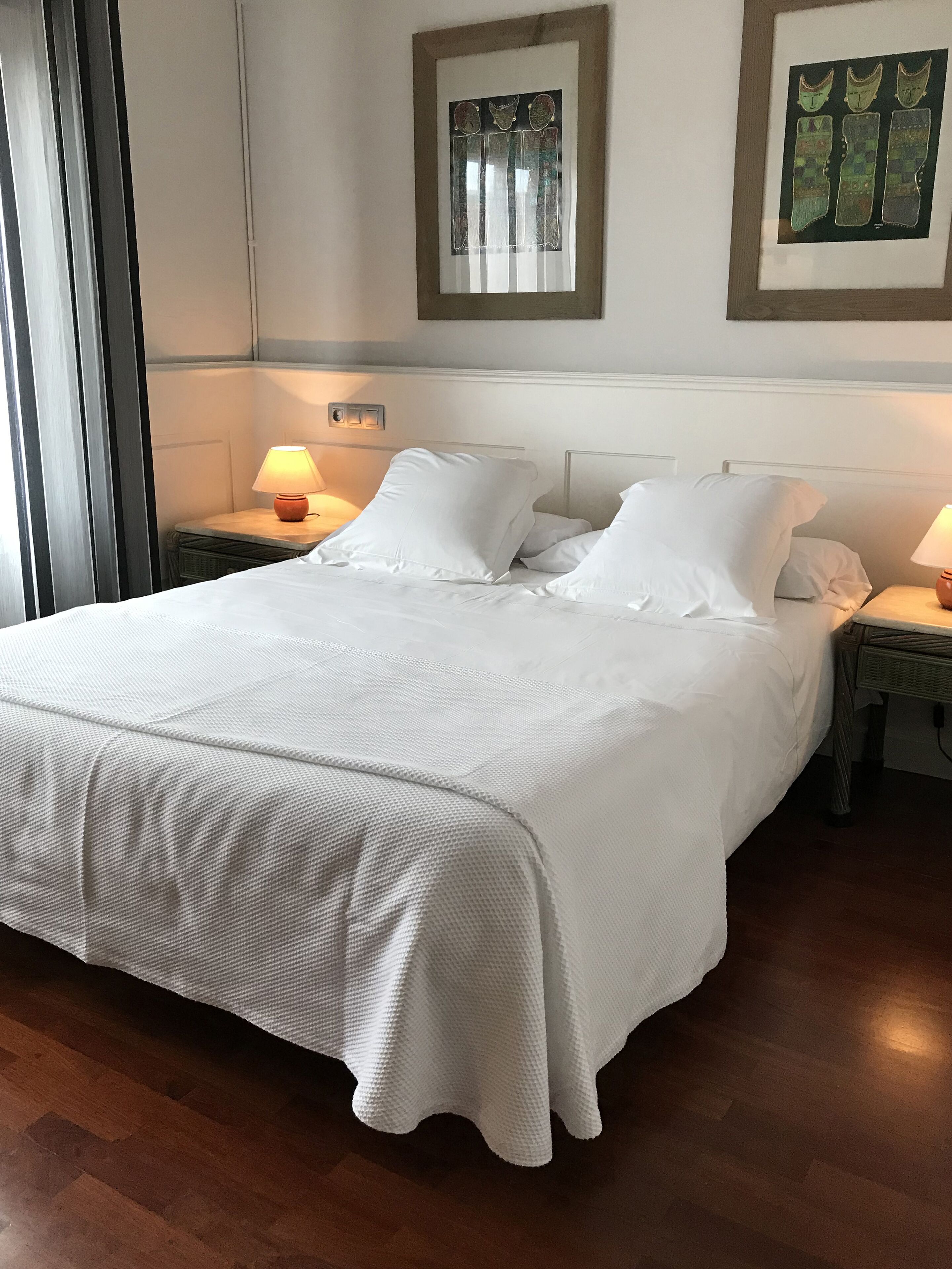 economy room, 1 double bed, non smoking, city view | 1 bedroom, in-room safe, individually furnished, desk