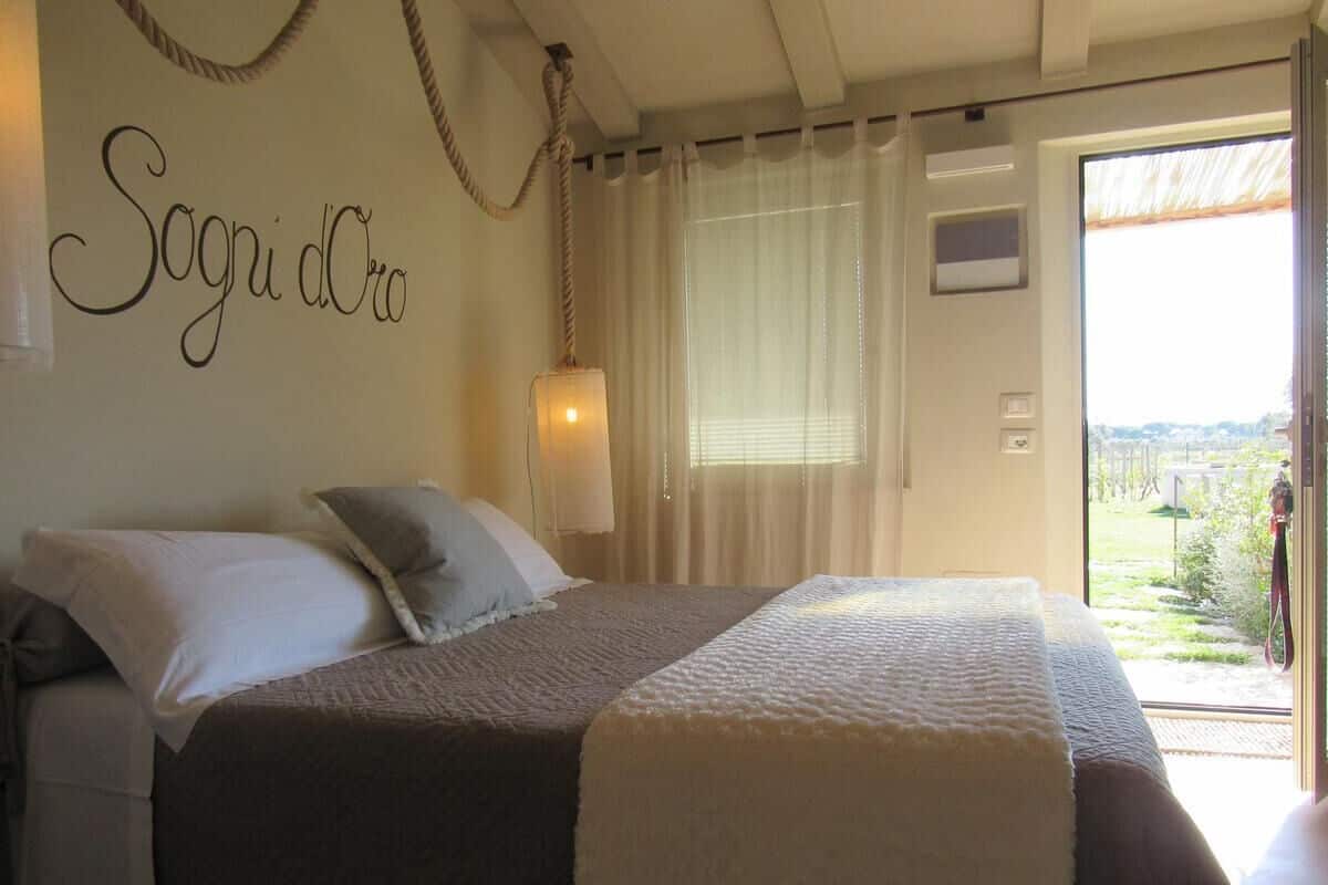 Egyptian cotton sheets, premium bedding, in-room safe, desk
