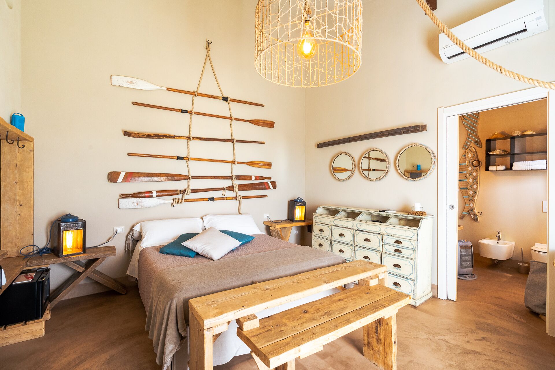 Superior-Doppelzimmer, 1 Schlafzimmer, eigenes Bad, Poolblick | Bettwäsche aus ägyptischer Baumwolle, hochwertige Bettwaren, Zimmersafe