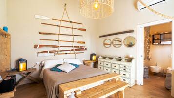 Superior-Doppelzimmer, 1 Schlafzimmer, eigenes Bad, Poolblick | Bettwäsche aus ägyptischer Baumwolle, hochwertige Bettwaren, Zimmersafe