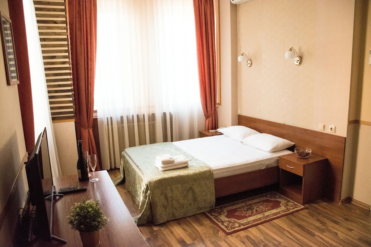 Superior Double Room | In-room safe, iron/ironing board, free WiFi