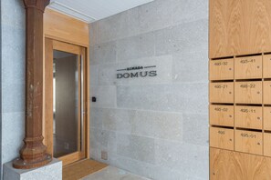 Entrada al alojamiento