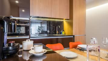 Apartment, 1 Bedroom | Private kitchen | Fridge, microwave, oven, stovetop