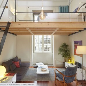 Standard Room, Shared Bathroom (Double Beds)