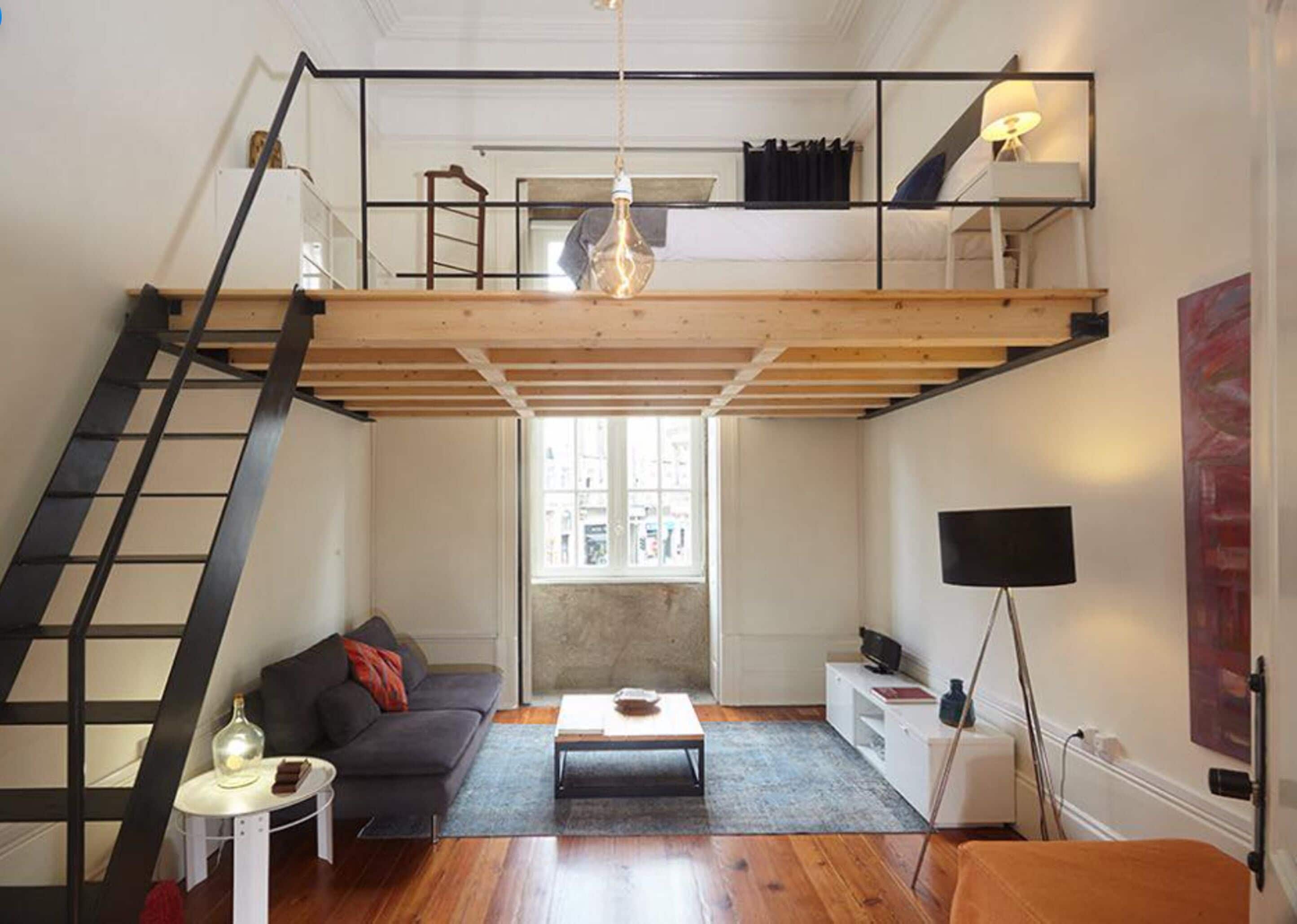 Standard Room, Shared Bathroom (Double Beds) | Living area