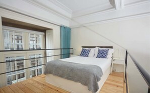 Standard Room, Shared Bathroom (Double Beds)