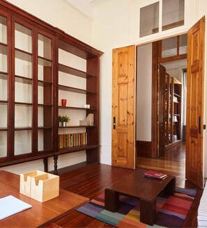 Interior detail - The Passenger Hostel (Porto)