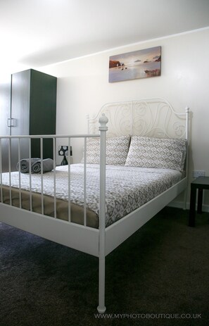 1 sovrum, strykjärn/strykbräda, gratis wi-fi och sängkläder