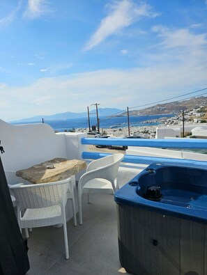 Suite Deluxe, vistas al mar | Terraza o patio