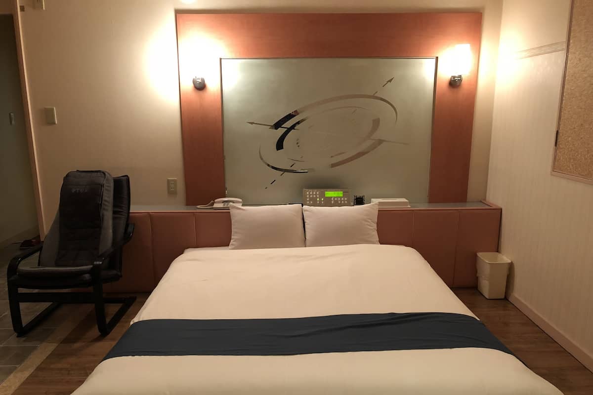 Minibar, Wi-Fi gratuit, draps fournis