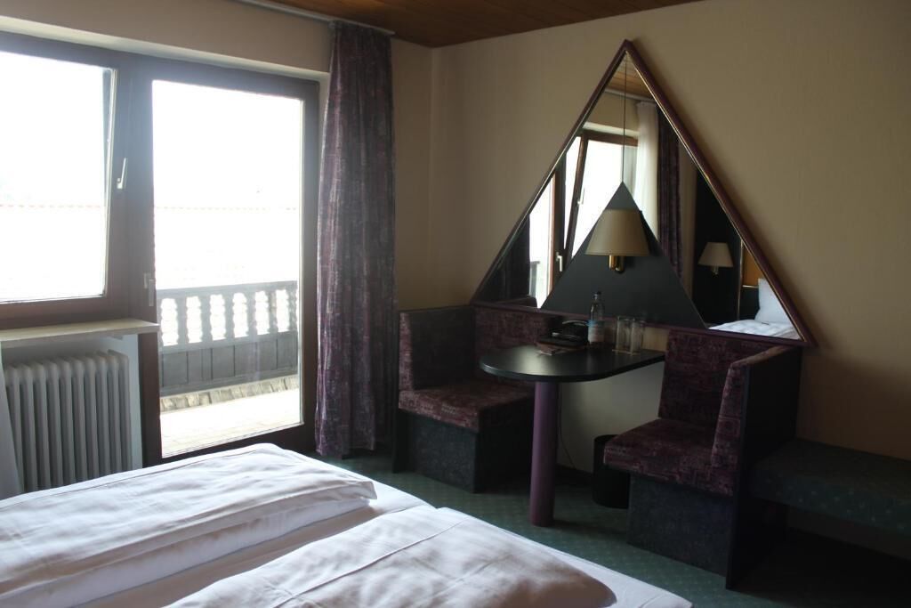 In-room safe, free WiFi, bed sheets
