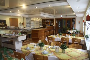 Daily buffet breakfast (EUR 7 per person)