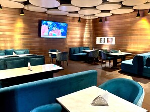 Bar (on property) - Hotel Royal Highness (Tinsukia)