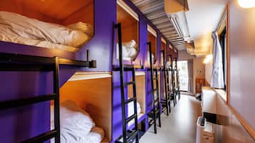 Shared Dormitory, Women only, Shared Bathroom | Blackout drapes, free WiFi, bed sheets