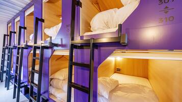 Blackout drapes, free WiFi, bed sheets