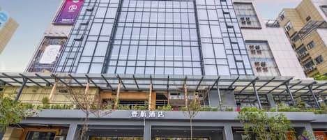 施設の正面