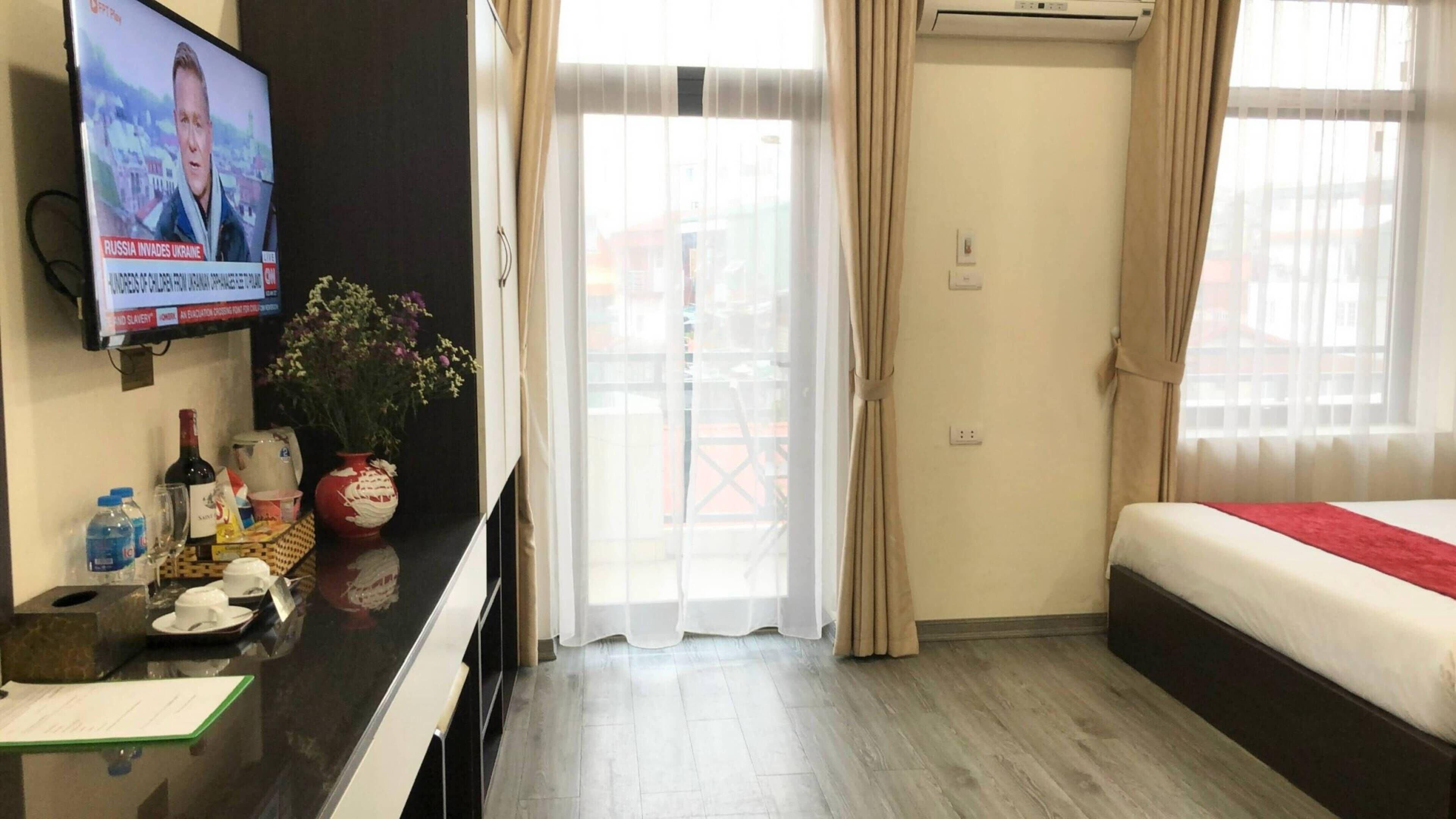 triple room, balcony, city view | city view