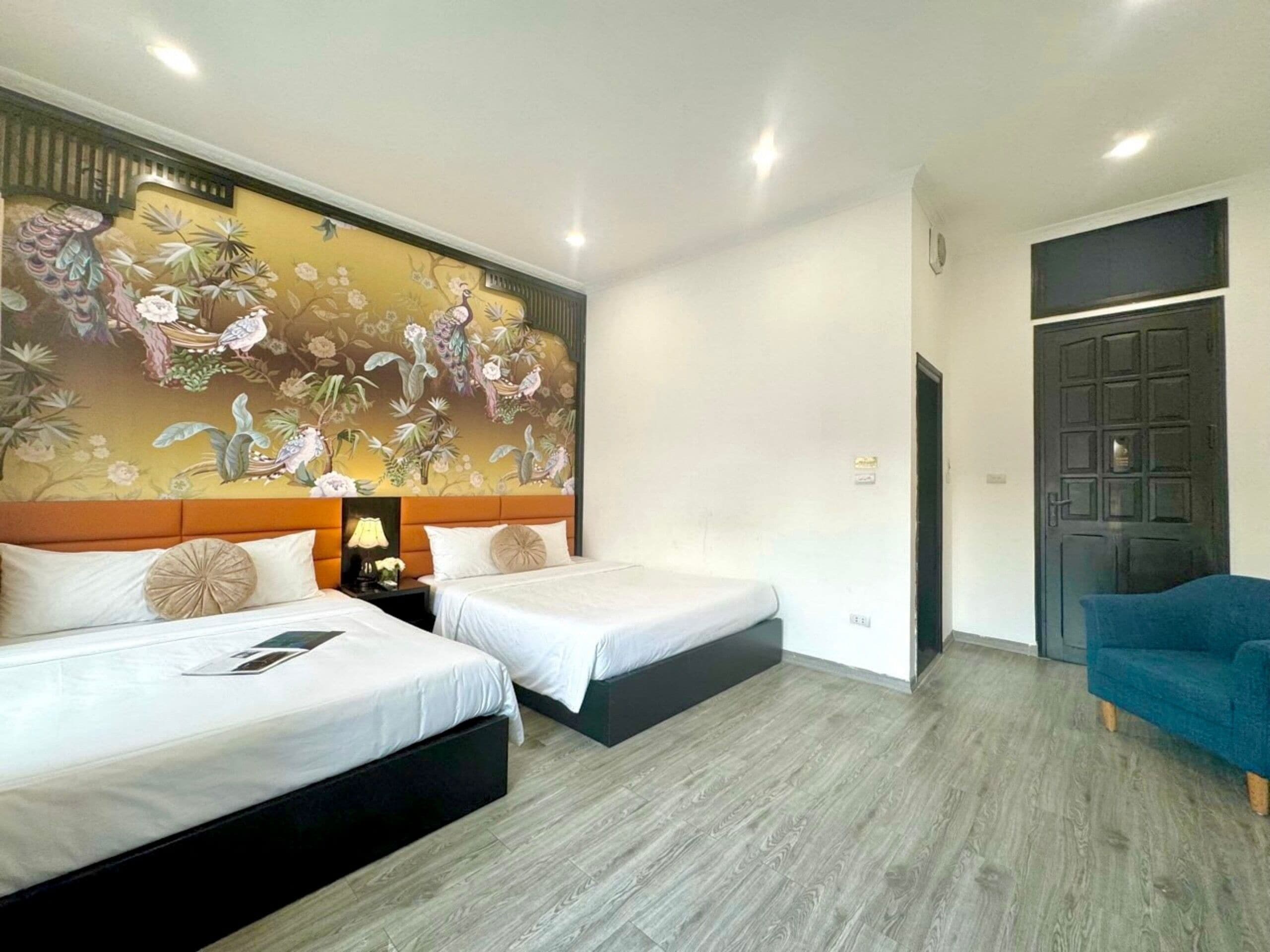 family suite, balcony, city view | 1 bedroom, minibar, in-room safe, desk