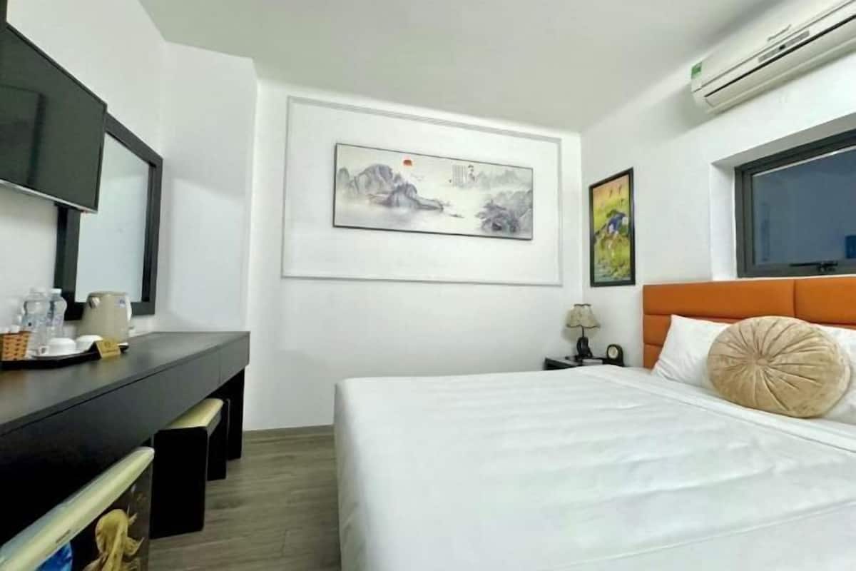 Minibar, in-room safe, desk, soundproofing