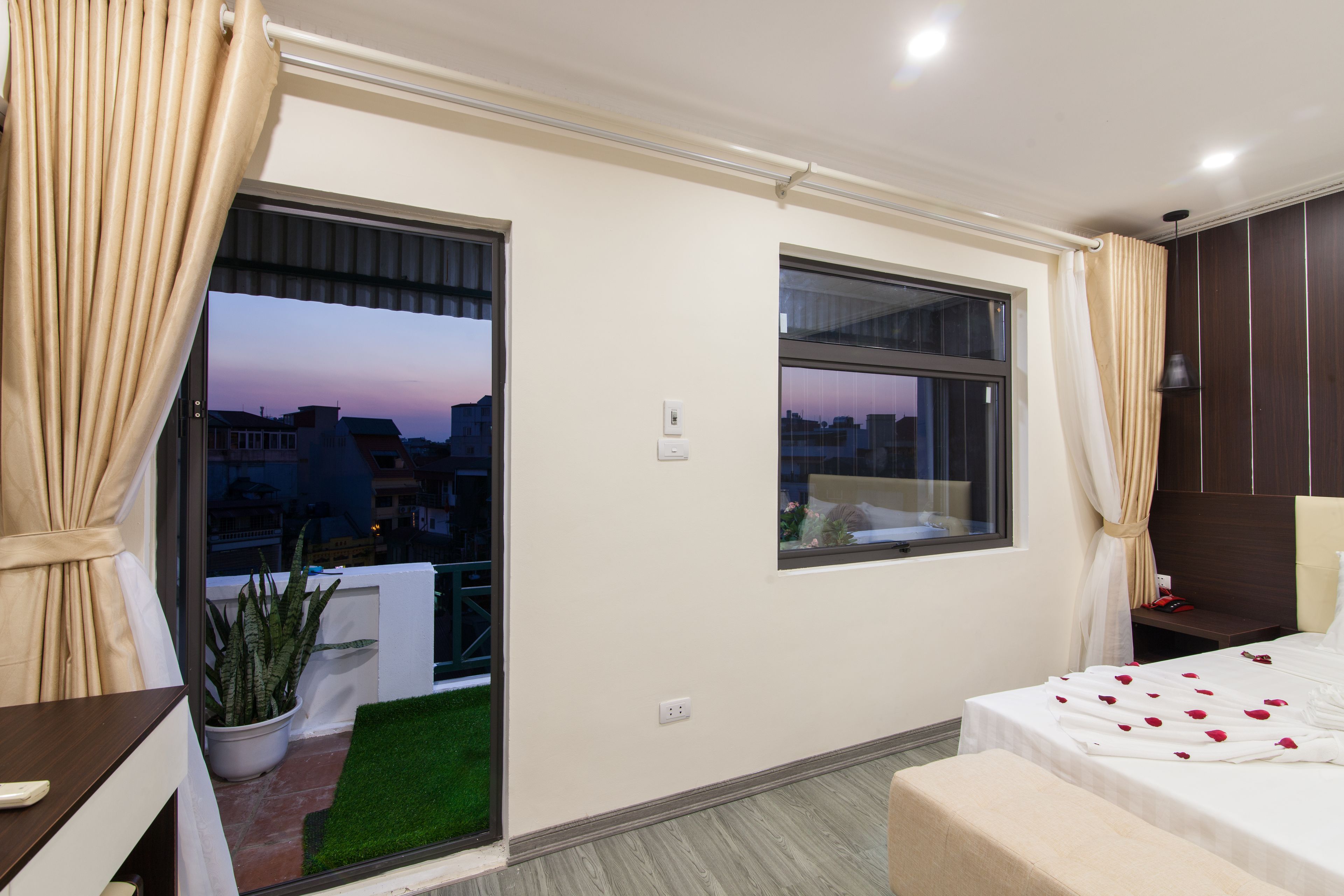 junior suite, 1 queen bed, balcony, city view | view from room