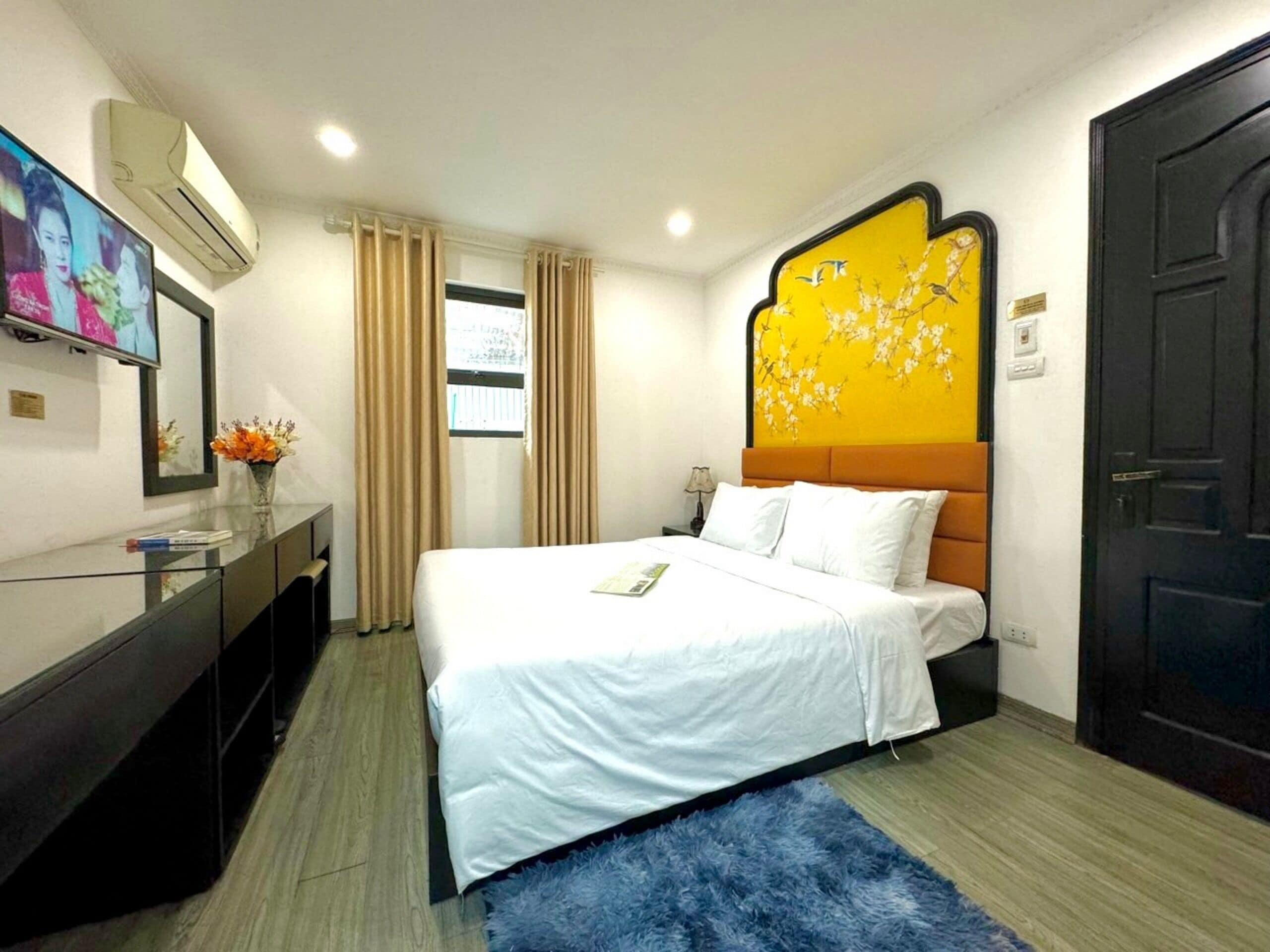 superior double room | 1 bedroom, minibar, in-room safe, desk