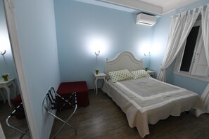 Kamar Double (Celeste) | Minibar, tempat tidur bayi gratis, Wi-Fi gratis, dan seprai linen