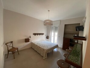 Family Room (Terra) | 1 bedroom, premium bedding, minibar, in-room safe - La Fontanella (Lecce)