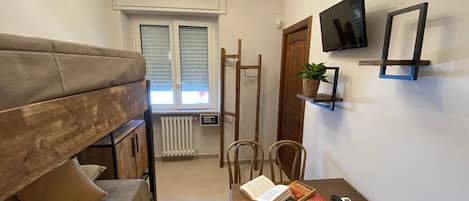 Chambre Quadruple Ville, salle de bains privée (City)