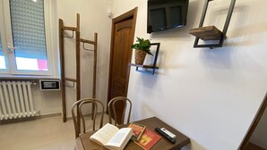 1 غرفة نوم وأغطية فراش متميزة وميني بار وخزنة داخل الغرفة