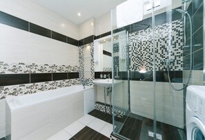 Business Apartment, 1 Bedroom, Balcony | Bathroom shower - VIP Apartment Company (Kyiv)