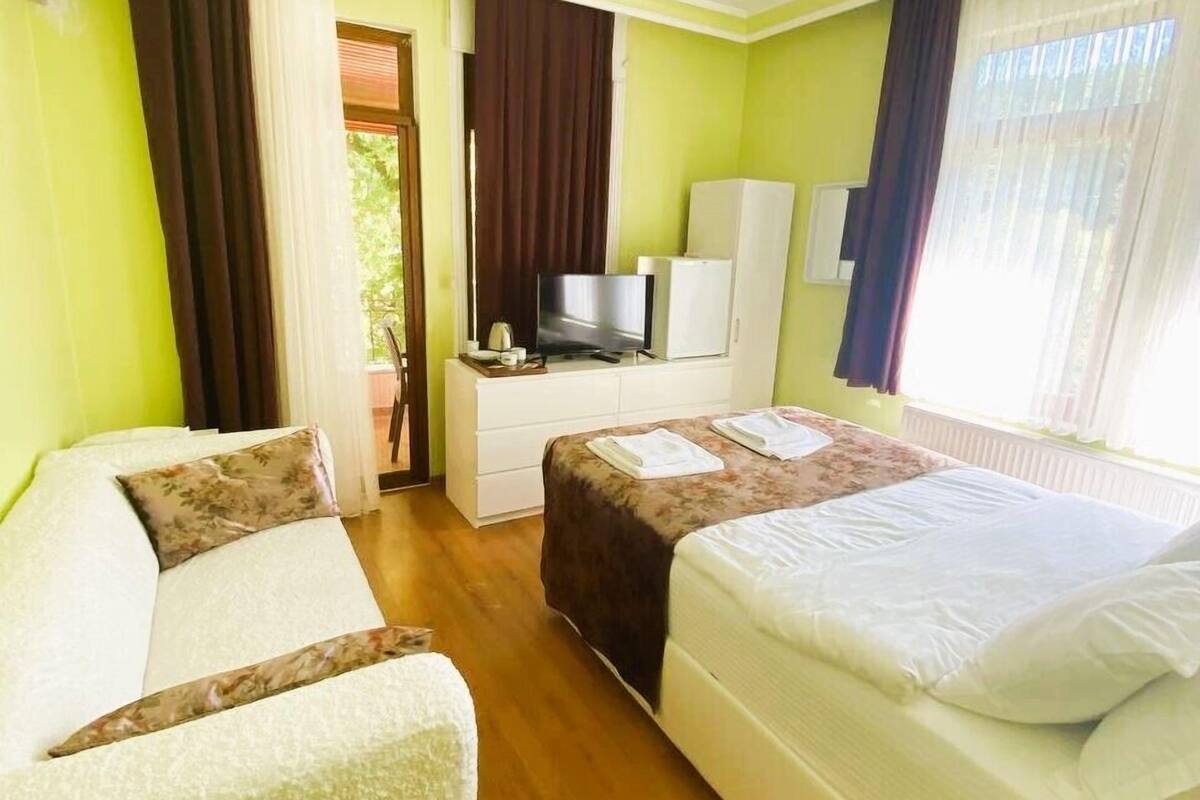 1 bedroom, premium bedding, free minibar, free WiFi