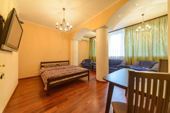 Soundproofing, iron/ironing board, free WiFi, bed sheets