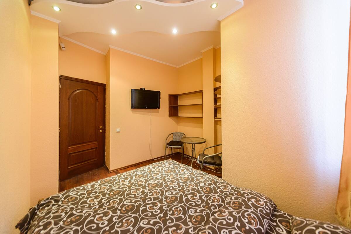 Soundproofing, iron/ironing board, free WiFi, bed sheets