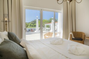 Queen Room With Pool View