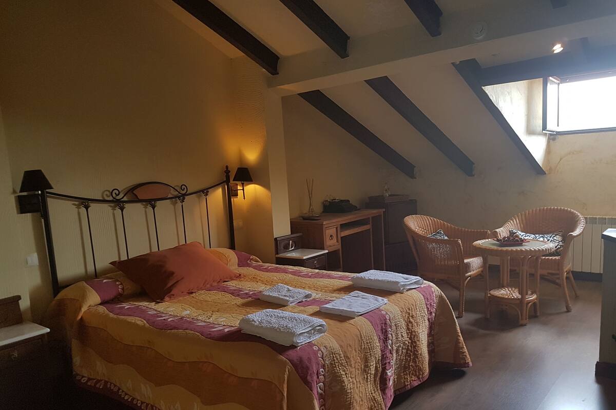 Studio, poreamme | Työpöytä, pimennysverhot, ilmainen Wi-Fi, yksilöllisesti sisustettu
