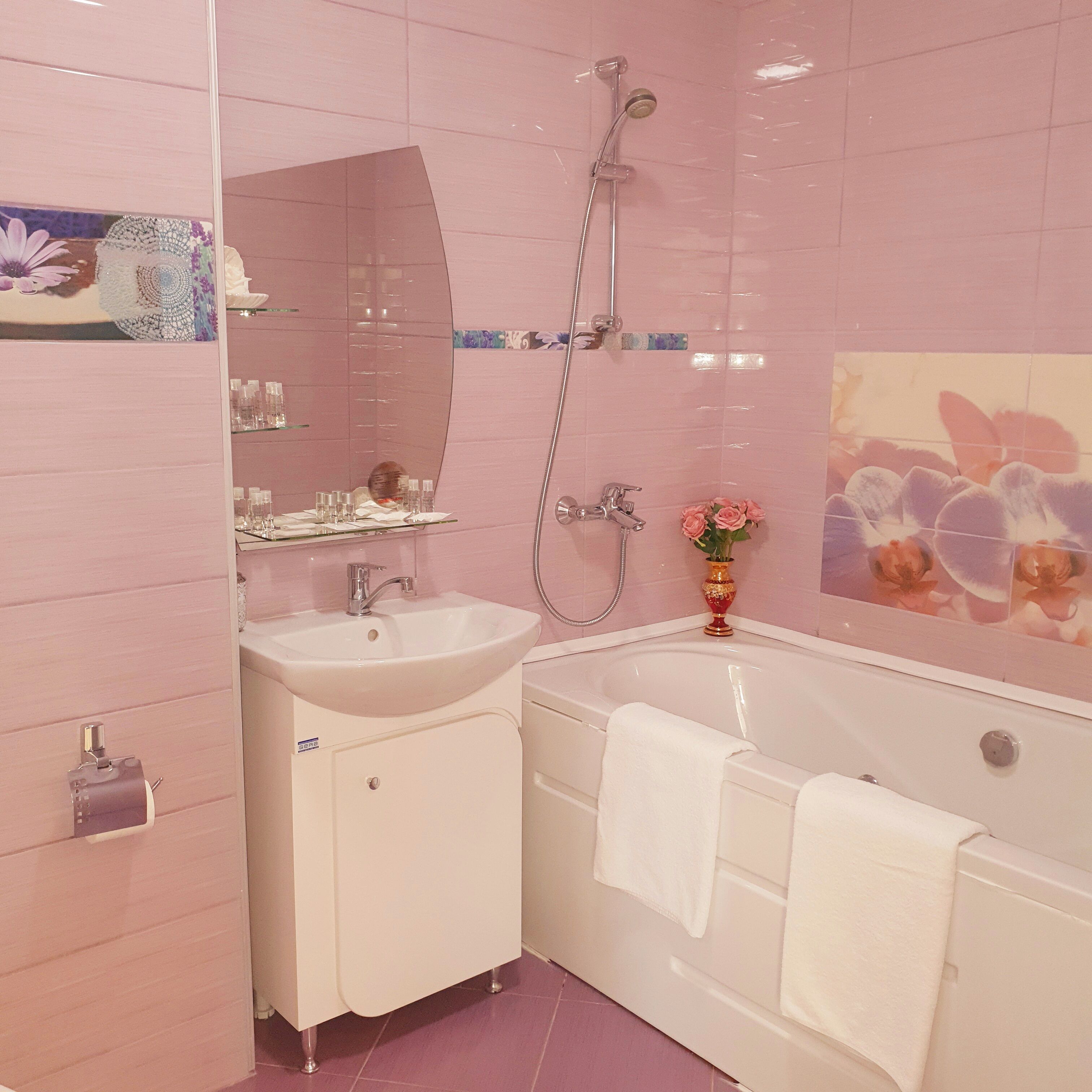 exclusive studio suite, 1 bedroom | bathroom | shower, free toiletries, hair dryer, bathrobes