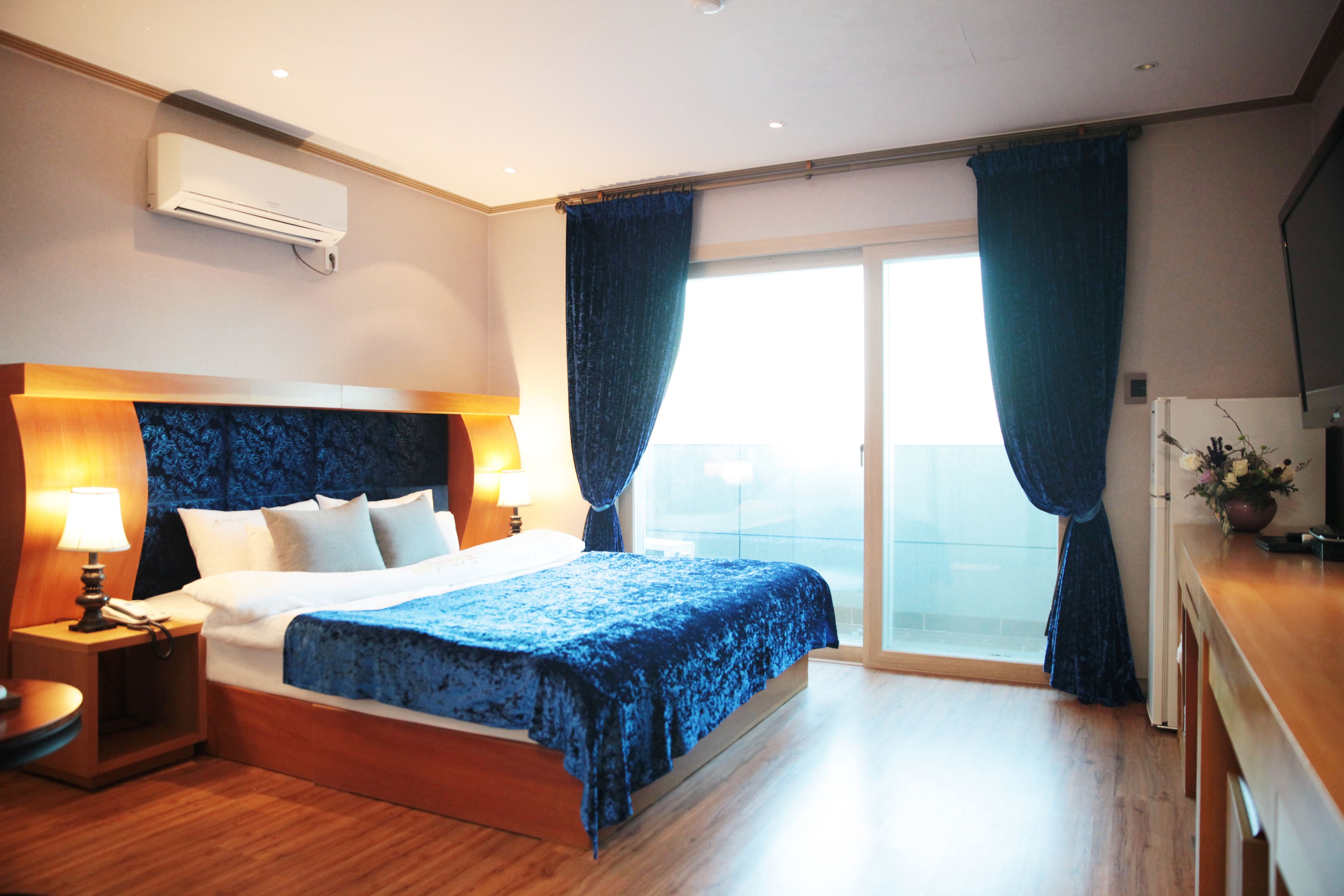 Deluxe Double Room | 1 bedroom, desk, blackout curtains, soundproofing