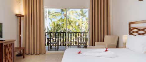 In-room safe, desk, free WiFi, bed sheets