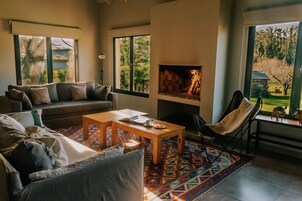 Family Suite, 1 Bedroom, Kitchen, Garden View | Living area