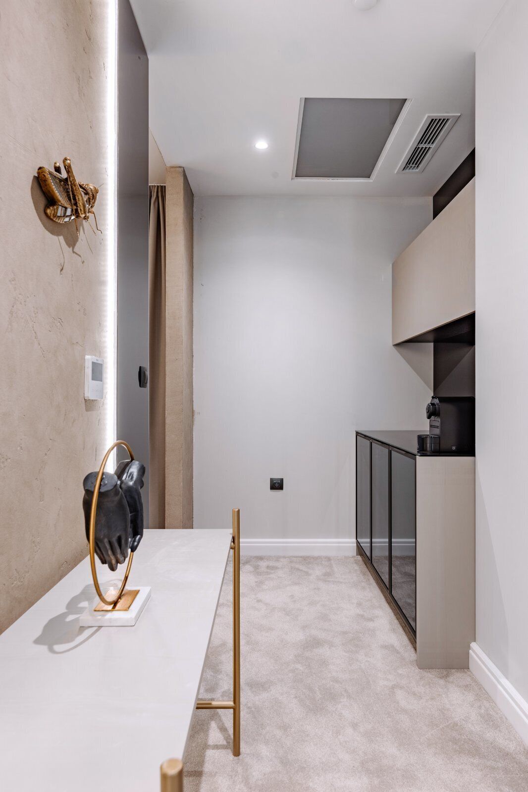 signature suite, 1 queen bed, jetted tub, pool view | private kitchen